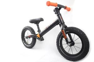 DINO小恐龙STEGO12寸儿童小孩平衡车滑步车自行车避震和KOKUA近似