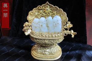唐代古董古玩金银器收藏品 纯银鎏金和田羊脂白玉皇帝宝座形摆件