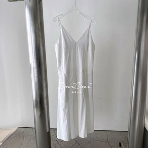 LA VIE韩国代购东大门2024夏季新款女装时尚气质V领吊带连衣裙女