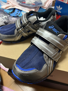 日本现货  ASICS/亚瑟士联名儿童运动鞋骑行防滑耐磨滑步