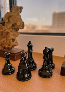 国际象棋陶瓷摆件欧式家居软装摄影道具乔迁商务送礼黑色白色