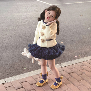 女童小熊毛衣针织华夫饼开衫搭配藏青凸凸裙套装披肩外套秋冬季棉