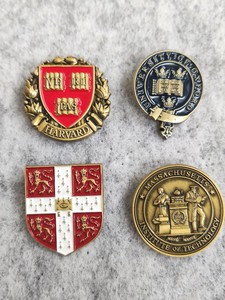 哈佛牛津剑桥大学麻省理工学院校徽非校供校章纪念章创意礼品胸针