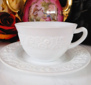 美国产中古奶玻璃Anchor Hocking爱丽丝浮雕咖啡红茶下午茶杯碟