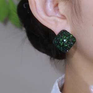 绿色满钻水晶耳环女韩国气质新款复古耳饰高级感精致时尚耳钉银针