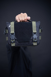 【超频漫游】M-9“磁盘”机能复合勤务单肩平板防水斜跨手提小包