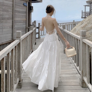 2021新款三亚旅拍白色沙滩裙海边度假性感显瘦吊带露背连衣裙长裙