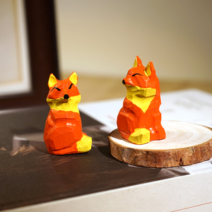 迷你小狐狸手工木雕小摆件可爱卡通木质雕刻公仔学生桌面装饰品