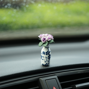 迷你陶瓷青花瓶玫瑰猫咪精致小摆件汽车内装饰品车载中控台高级感