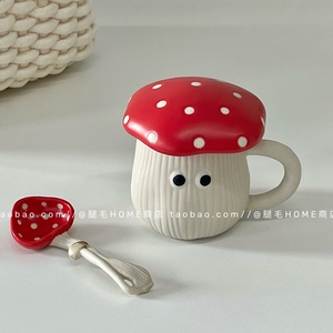 可爱红蘑菇造型带盖陶瓷马克杯勺子少女心水杯咖啡杯大容量釉下彩