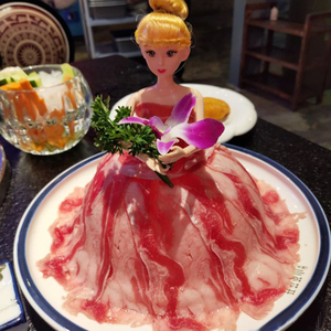 白雪公主火锅店创意个性涮羊肉餐具芭比肥牛肉卷美女娃娃特色盘子