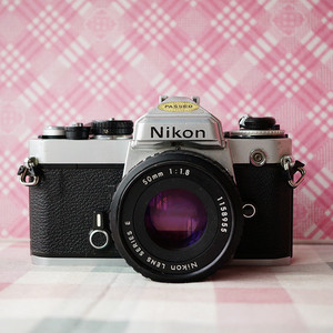 尼康Nikon FE+50/1.8大光圈镜头胶片单反相机 带A档的FM2 有重曝