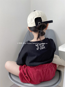小苹果韩版夏季儿童背后字母印花t恤男女童宝宝中性百搭黑白短袖