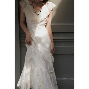 《月光鸣奏曲》天丝小白镂空刺绣奶白色绝美法式连衣裙仙女气质