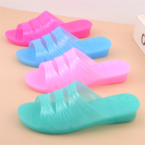 坡跟女士凉拖透明水晶防滑时尚居家中跟平跟中年人塑料洗澡凉拖鞋