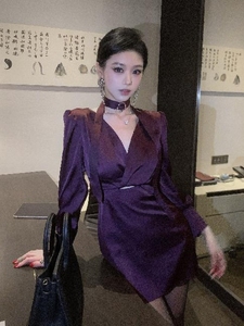 千金风紫色v领年会连衣裙女春季新款高级感气质收腰显瘦包臀短裙