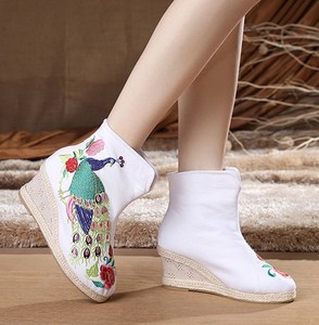 24冬靴老北京靴民族风单靴绣花靴布靴坡跟女靴高跟短筒棉靴子包邮
