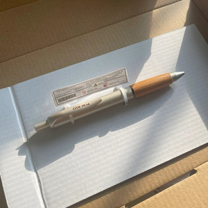 日本UNI三菱中性笔UMN-515橡木握手按动签字笔学生用原木笔握0.5m