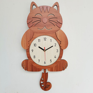 2023款儿童房挂钟卡通创意猫咪木质家用静音摇尾摆动时钟表免打孔