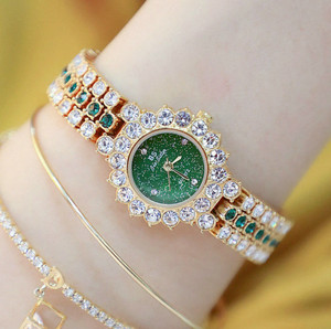 瑞士国际品牌十大轻奢女士水钻女裤手表满天星小绿表送情人礼物