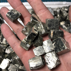 散货黄铁矿天然矿物晶体标本盒子猫矿石能量石矿晶石地质标本科普