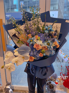 新款鲜花速递男士商务帝王郁金香小众蓝色花束抱抱桶北京同城花店