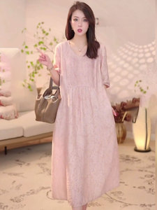 粉色短袖连衣裙女夏季2024新款休闲宽松直筒长裙高级气质高档裙子