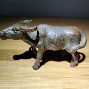 铜器动物摆件十二生肖牛摆件古玩古董老铜器收藏品,牛气冲天。