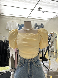 黄色衬衫女设计感小众韩国东大门2024夏季新款显瘦方领泡泡袖上衣