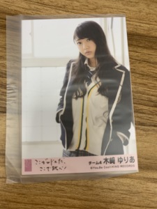 AKB48 6th专 ここがロドスだ 木崎尤利娅 剧特 生写真 粉带