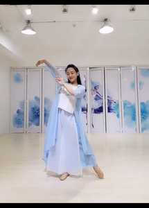 新款古典舞现代女人花舞茉莉花舞蹈服中国民族汉服古典风练功服女