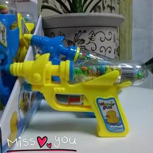 小乐蜂创意卡通小黄鸭水枪儿童玩具糖果正品塑料不漏水远距离喷射