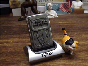 二手Zippo11年牛头骨贴章原装正品打火机防风美国进口
