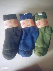 四季男士结实军绿色袜子耐磨透气吸汗防臭优质卡其色中筒运动棉袜