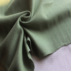 新品纯棉布料单面拉毛纯色浅草绿色全棉服装面料108cm宽1米价