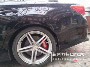 实体店 台湾D1SPEC R1 大四活塞卡钳 刹车套装 刹车片刹车盘桥位