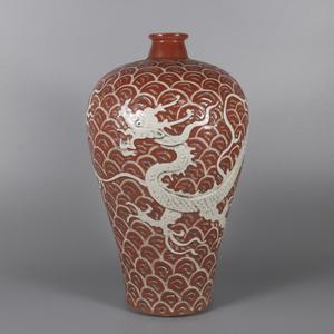 明宣德红釉雕刻海龙纹梅瓶民间老货陶瓷古玩古董中式古典收藏摆件