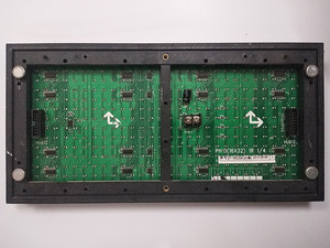 非全新拆屏LED广告屏单元板PH10(16X32)1R1/4插灯板发红光灯板