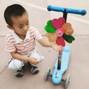滑板车风车儿童玩具装饰配件旋转七彩通用推车塑料风车自行三轮车