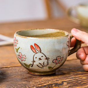 日本进口濑户烧复古粗陶水杯釉下彩手绘马克杯可爱猫咪兔子早餐杯