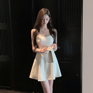 FairyJiang夏季新款气质白色吊带毛呢连衣裙修身内搭短裙子含胸针