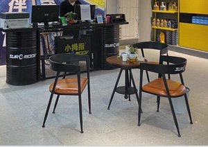 网红奶茶店桌椅组合工业风甜品汉堡小吃店咖啡厅卡座铁艺餐饮家具