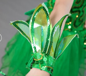 舞蹈道具手花六一儿童节演出低碳贝贝绿色树叶小草表演手腕花头饰