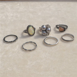 简约时尚新款女生戒指 复古做旧款银色宝石镶嵌戒子指环