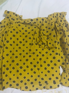 两件一字肩上衣，only一字肩女士黄色衬衫➕乐町斑点，160