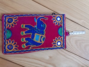 尼泊尔手工刺绣格桑花民族布艺小零钱袋零钱包卡包，全新闲置转，