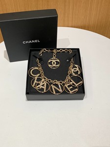 Chanel 19P 圆环字母满钻项链