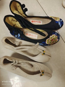 汉服绣花鞋坡跟日常布鞋35码，跟高六厘米，两双六十包车马