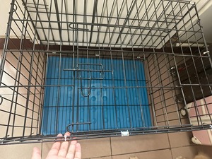 【闲置转卖】全新狗笼子宠物笼子狗笼中小型犬宠物狗狗笼，带厕所