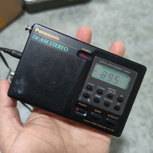 松下RF-U09小收音机，海淘二手成色如图，FM76-90+